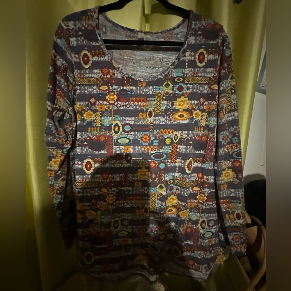 Lularoe women blouse size XL excellent condition